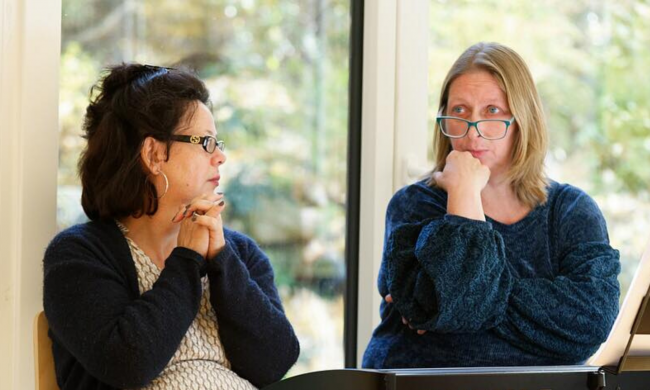 Hilkea Knies und Ulla Keller beim Unterrichten, Team teachning